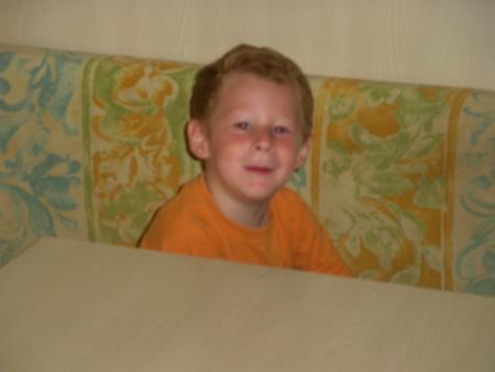 sillyvan le petit coquin de son tonton kael, le fils de wendy.