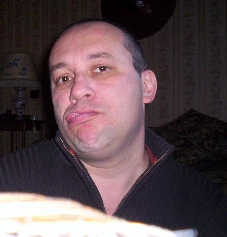 mon meilleur ami du net je l'adore il est super bise mon ami.