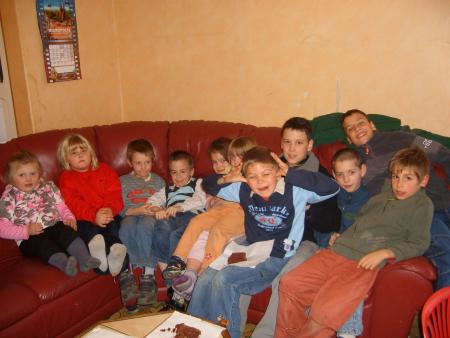 les amis de anthony le jour de son anniversaire.